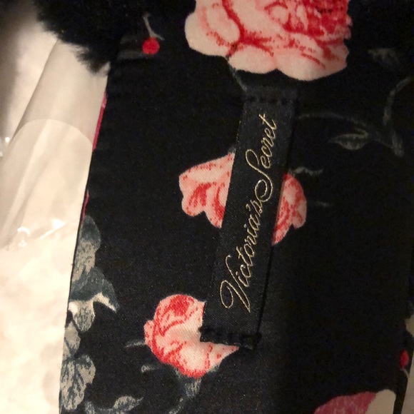 COPY - NWT Victoria Secret Flowered slippers - Picture 6 of 8